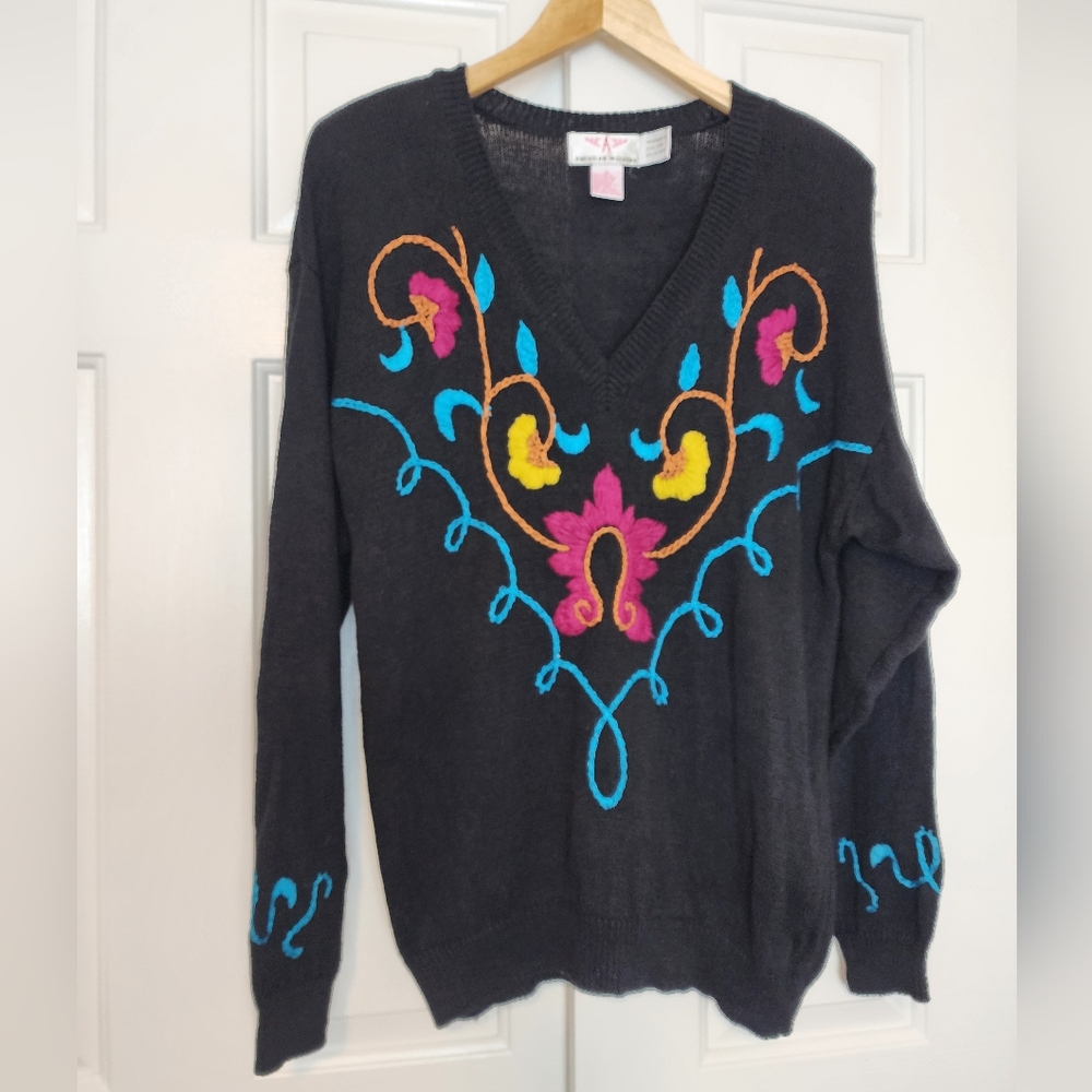 American Weekend Vintage V Neck Floral Embroidered Black Women's Sweater Size M